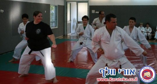 אימון ילדים ומבוגרים בדוג'ו חצור 8-1-2010. בסוף האימון עשינו ארוחת צהריים וראינו את הסרט קראטה קיד 2