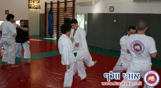 אימון ילדים ומבוגרים בדוג'ו חצור 8-1-2010. בסוף האימון עשינו ארוחת צהריים וראינו את הסרט קראטה קיד 2