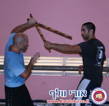 5 מאמנים 5 סגנונות. אימון ראש השנה 2010 במענית, בהשתתפות עמית הימלשטיין המארח (קונג פו קוף), צחי שוחט (קונג פו עגור לבן), ספיר טל (קונג פו גמל שלמה דרומי), ג'ון אסקדו (ארניס), אורי וולף (קראטה ג'וטסו)