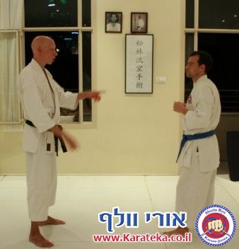 אימון פתיחת דוג'ו פלורנטין, תל אביב. הבית החדש שלנו לאימוני אומנויות לחימה והגנה עצמית. באימון נכחו משתתפים מבתי ספר שונים של אומנויות לחימה, יחד עם תלמידי בית הספר שלנו. 24-10-2010