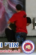 שיעור לנערי תגלית בהתנהלות מול סכין 24-7-2011