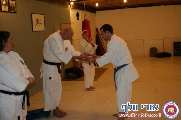 16/2/2012 עיבל נבחן לחגורה חומה וטל נבחן לחגורה צהובה. הבחינה ערכה כשלוש שעות. עיבל וטל הפגינו רוח אדירה ועברו את הבחינה בהצלחה. 