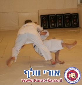 16/2/2012 עיבל נבחן לחגורה חומה וטל נבחן לחגורה צהובה. הבחינה ערכה כשלוש שעות. עיבל וטל הפגינו רוח אדירה ועברו את הבחינה בהצלחה. 