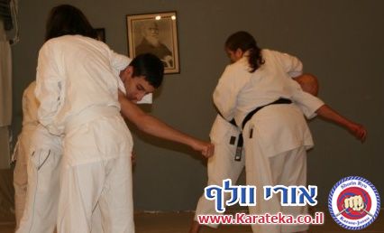 29/2/2012 אימון פתיחת דוג'ו ה''מוסך''. למרות גשם ומזג אויר סוער קיימנו את אימון פתיחת הדוג'ו. זהו הדוג'ו הראשי של בית הספר לקראטה ואומנויות לחימה שורין ריו קראטה ג'וטסו ישראל בראשתו של אורי וולף סנסאי